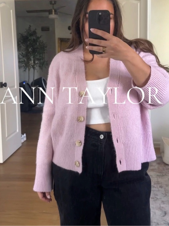 Ann Taylor Sweaters - Ann Taylor Pink Button-Front Cozy Cardigan Cropped Sweater Womens Large